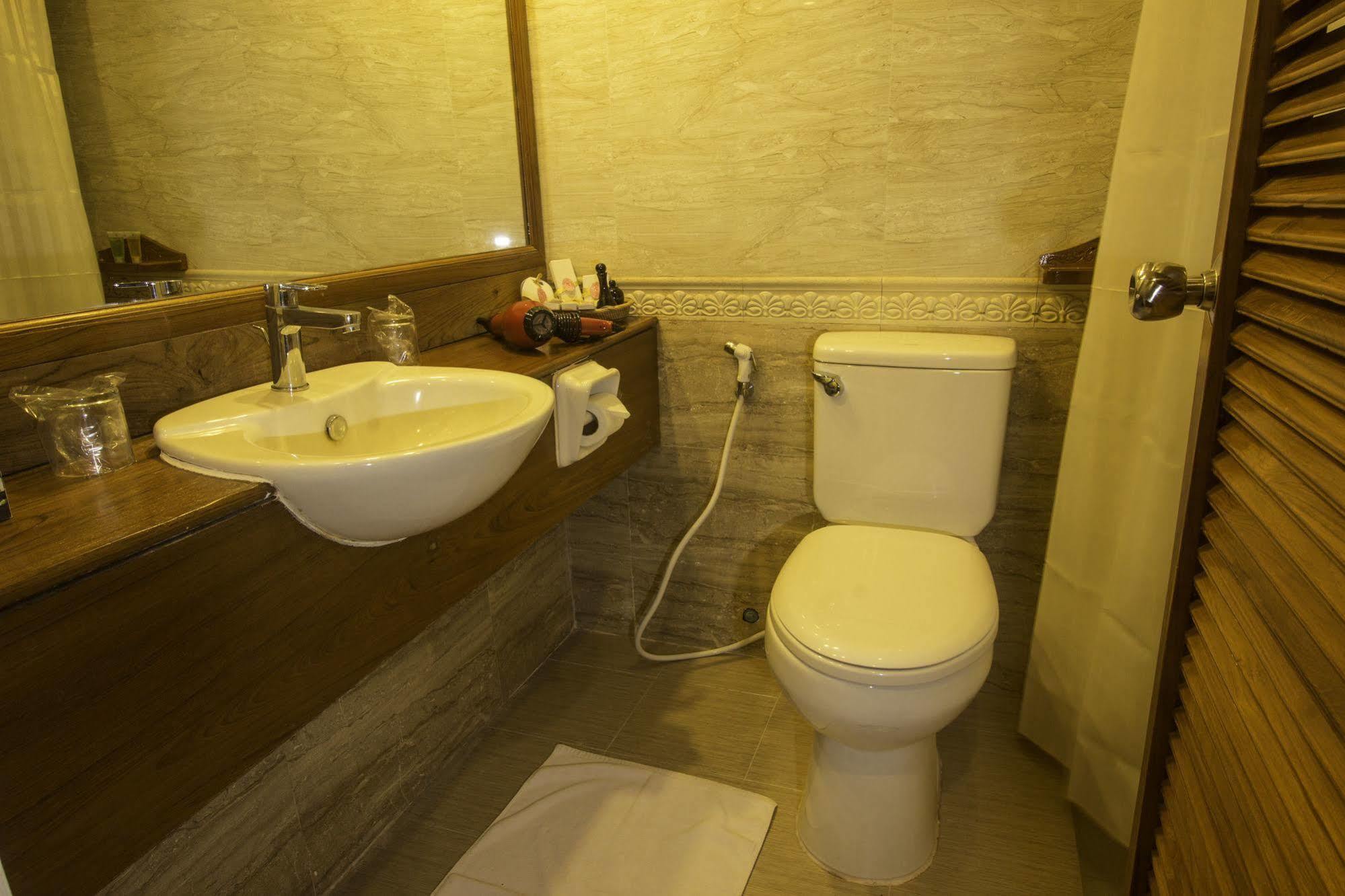 Raza Gyo Hotel Pagan Zewnętrze zdjęcie