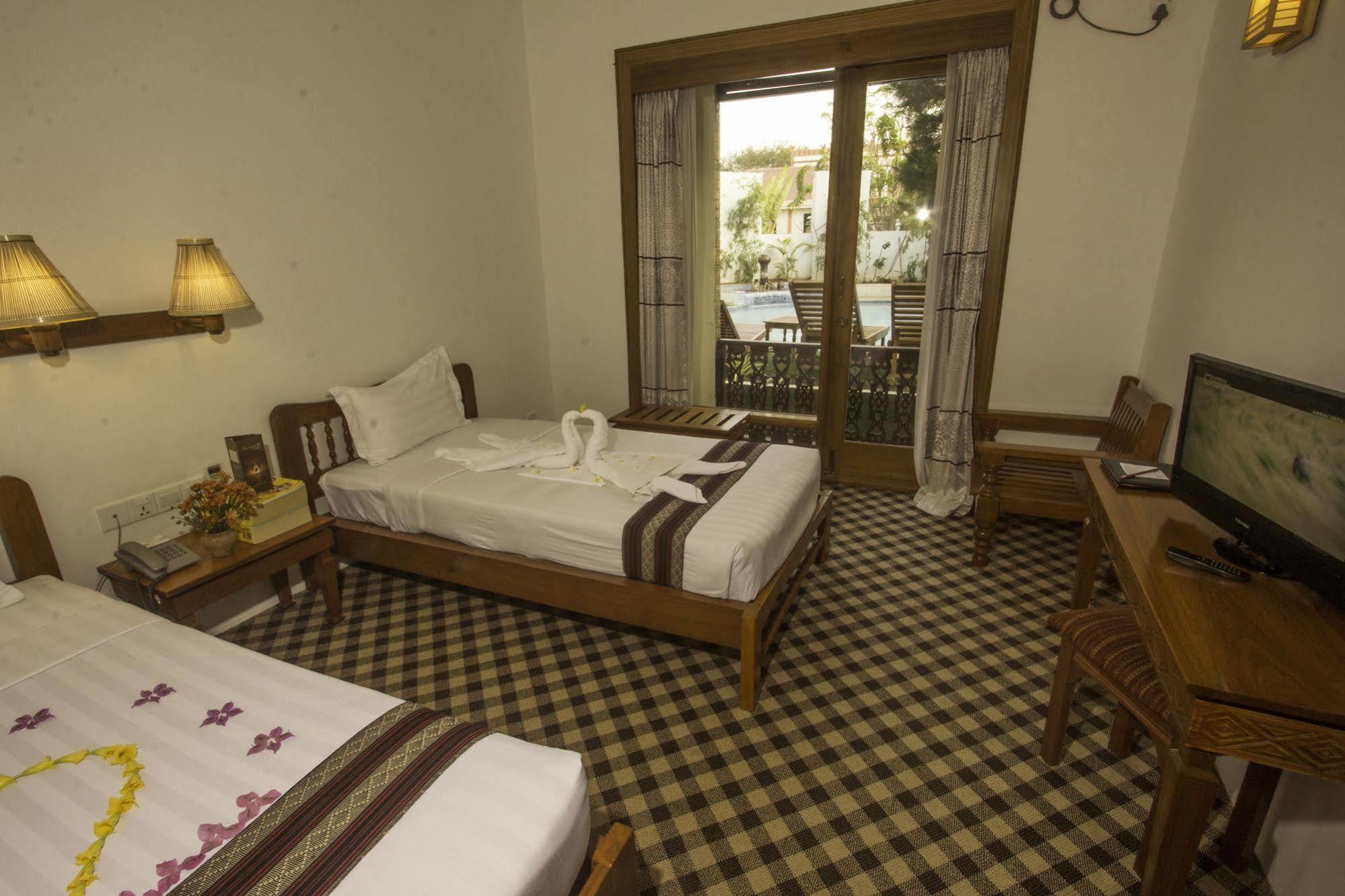 Raza Gyo Hotel Pagan Zewnętrze zdjęcie