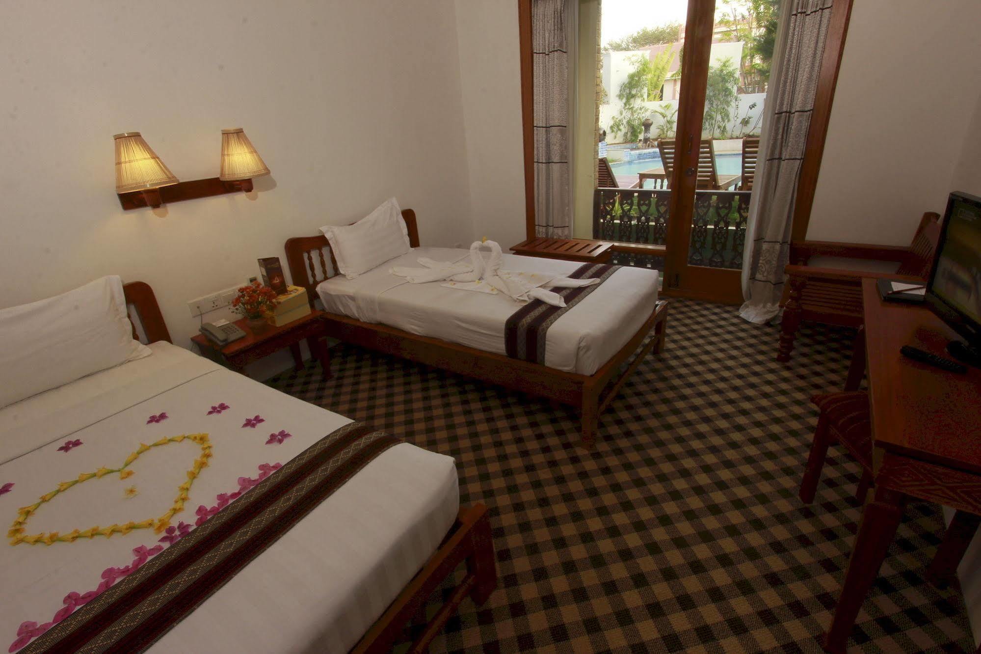 Raza Gyo Hotel Pagan Zewnętrze zdjęcie