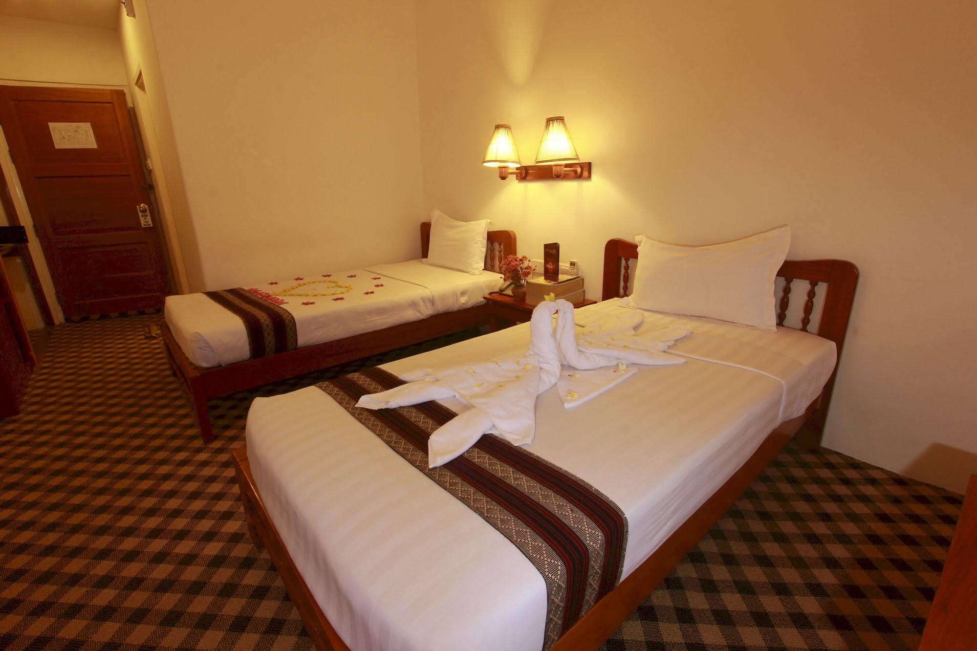 Raza Gyo Hotel Pagan Zewnętrze zdjęcie